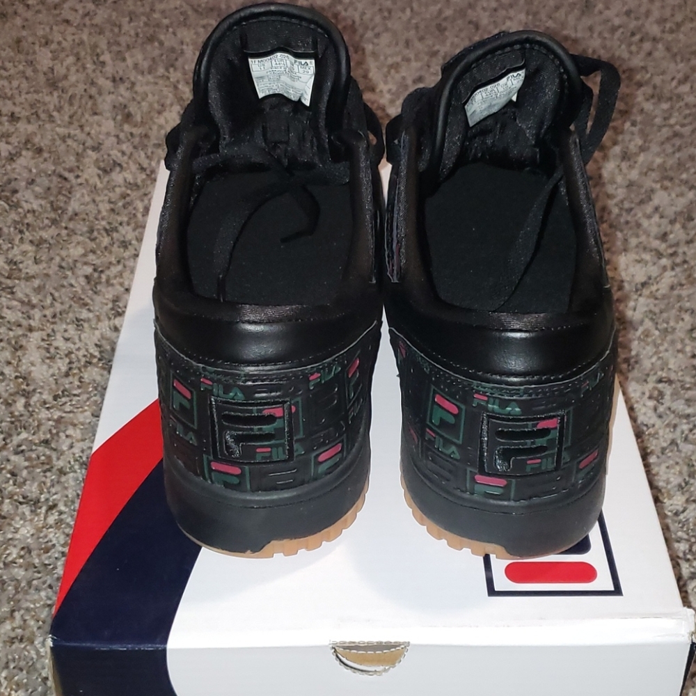 Fila Shoes - Picture 5 of 6
